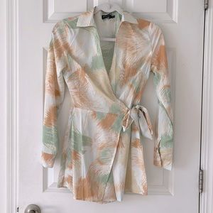 PrettyLittleThing Multicolor Romper front wrap long sleeve US 2 peach mint white